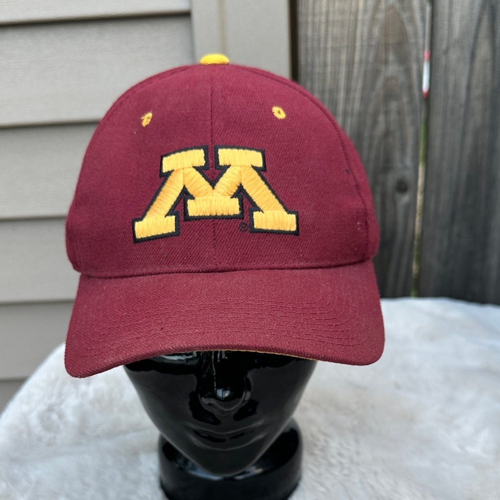 Vintage 1990s Zephyr NCAA Minnesota Golden Gophers RARE Fitted 7 1/2